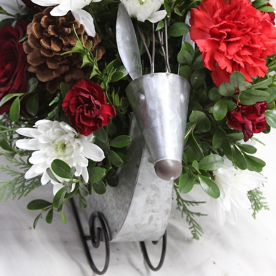 The FTD Prancer Bouquet