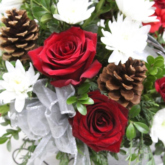 The FTD Prancer Bouquet